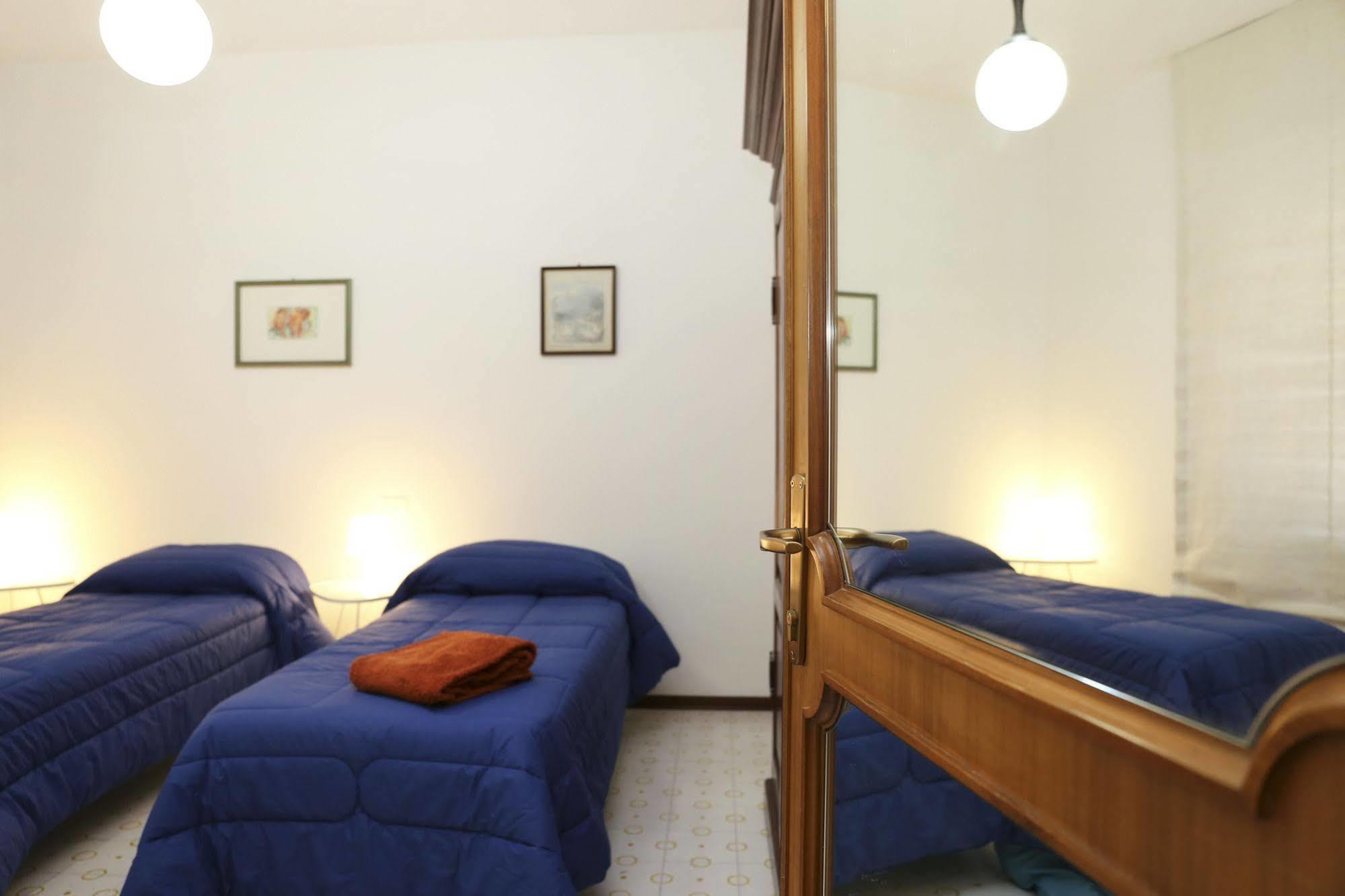 B&B Torrione LʼAquila Buitenkant foto