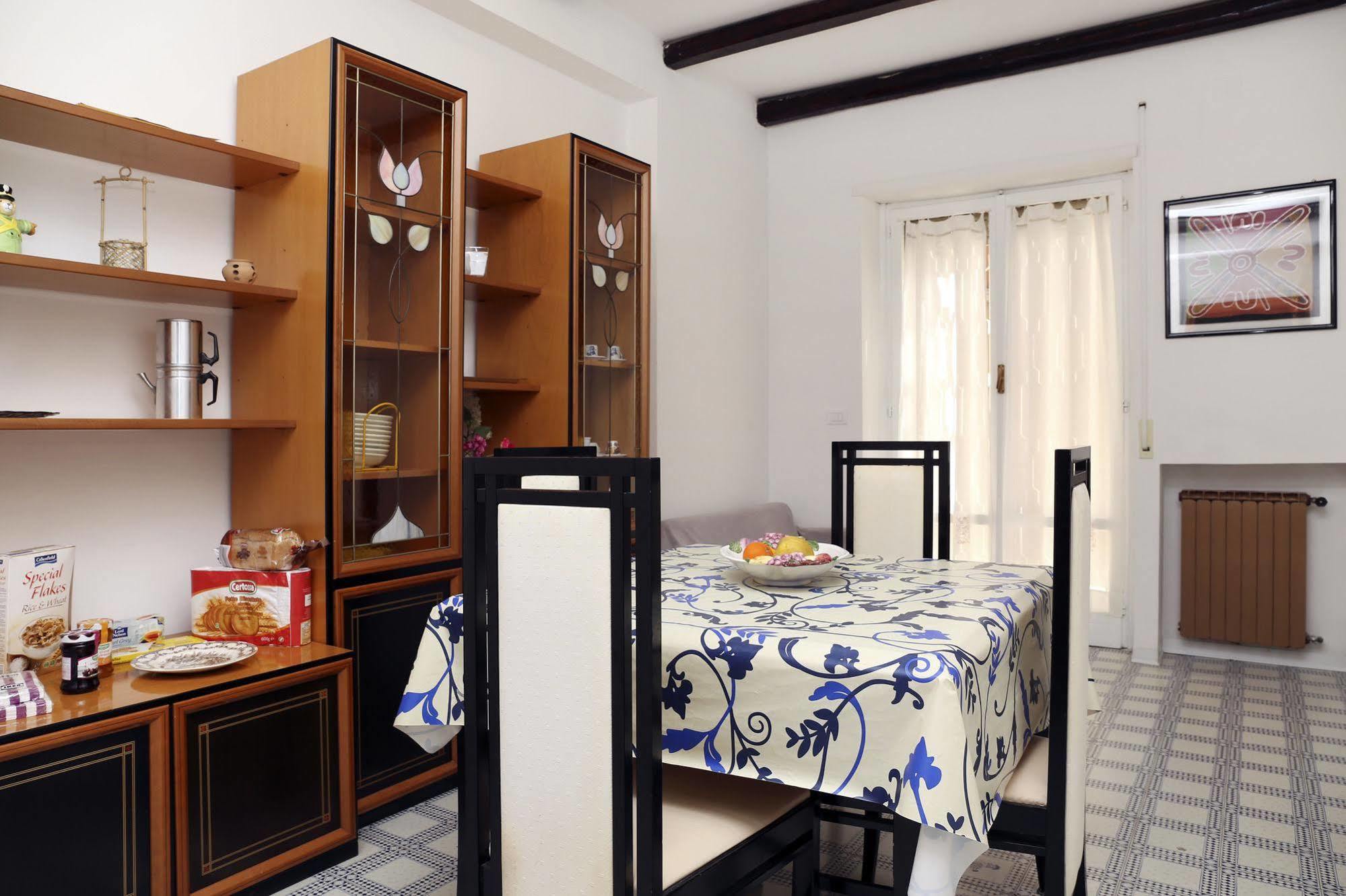 B&B Torrione LʼAquila Buitenkant foto